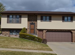 3851 Andrea St, Dubuque, IA 52002