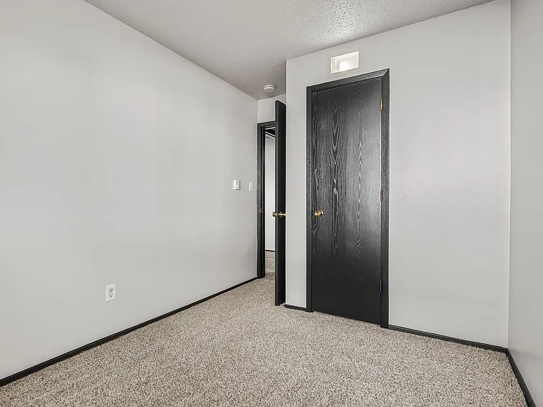 Perry Pointe Place — Photo 8