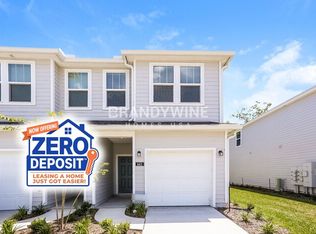 641 Holly Lakes Dr, Orange Park, FL 32073