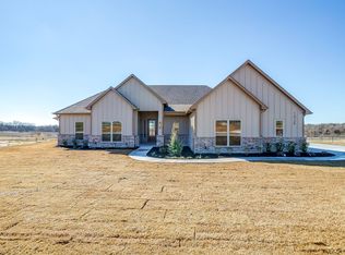 1024 Freedom Ct, Weatherford, TX 76088