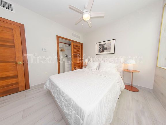 4th image of 820 Ocean Dr #306