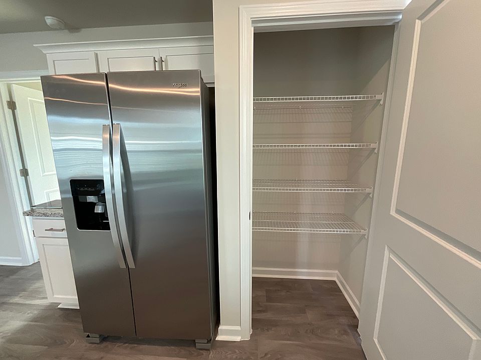 Refrigerator w/dispenser, pantry