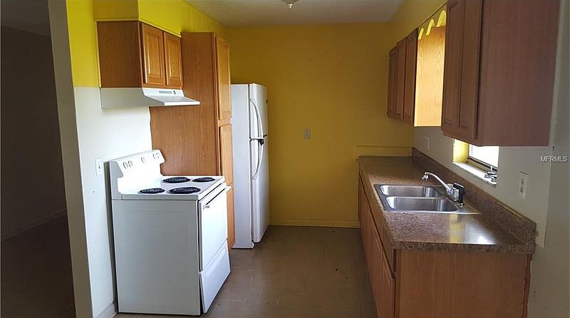 2nd image of 2443 Lydia St