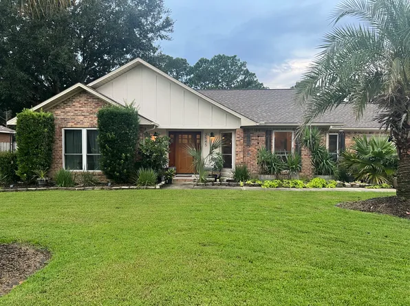 2545 Crescent Rd, Navarre, FL 32566