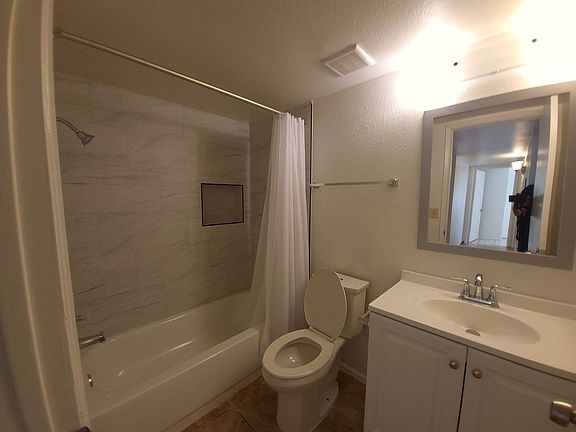 5th image of 5714 W Virginia Ave