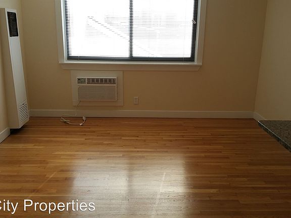 4th image of 1639 N Farwell Ave APT 207