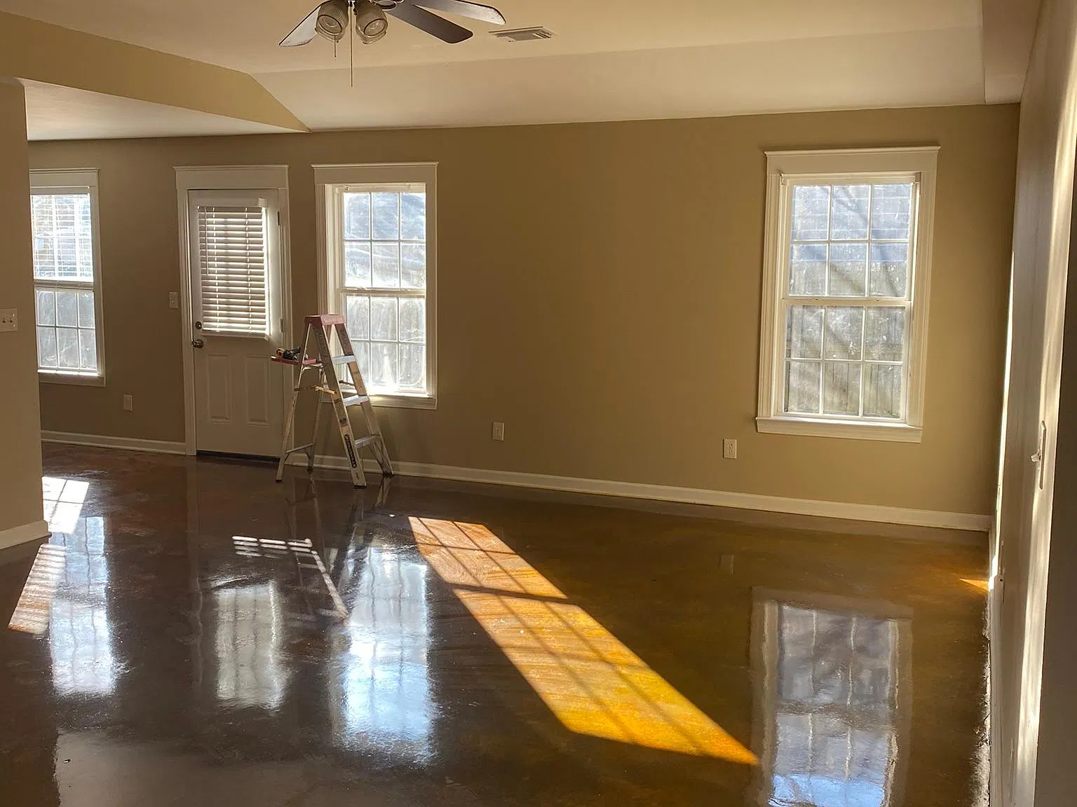3 bed, 1500 sqft, $1,500 — Photo 3