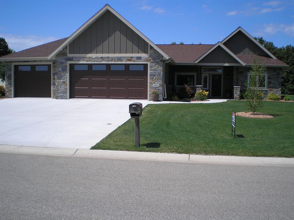 1st image of 626 Lake Forest Cir