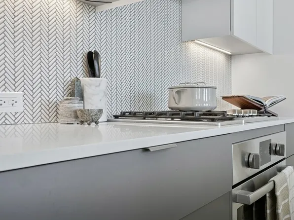 243 West 28th Street image 1 of 16