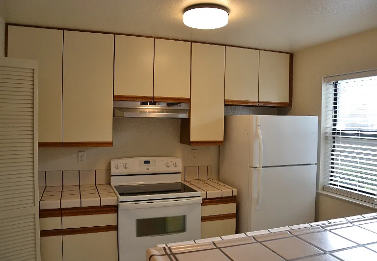 1420 Foothill Meadows Ct — Photo 8