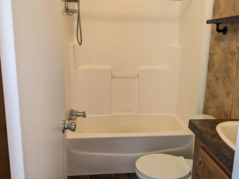 125 Hayman Dr — Photo 10