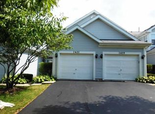 1431 Walnut Hill Ave, Saint Charles, IL 60174