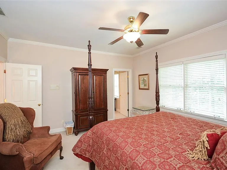 1640 Lazy River Ln — Photo 52