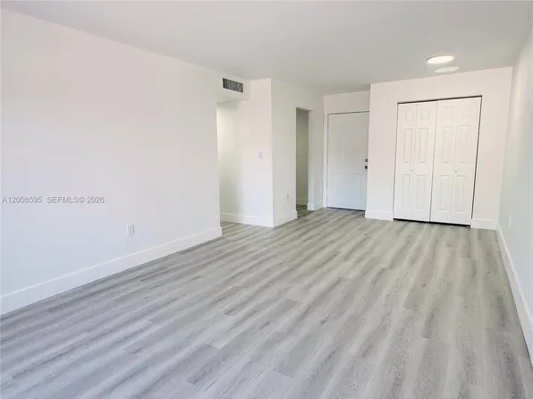 6095 W 18th Ave APT S219, Hialeah, FL 33012