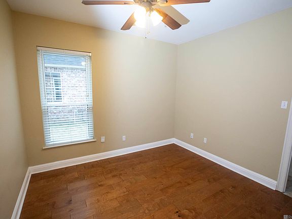 3rd image of 732 Troutbeck Dr