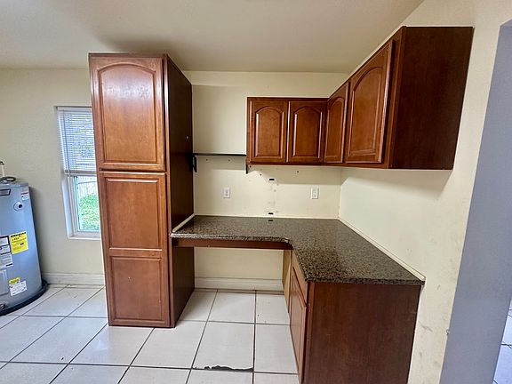 3rd image of 5010 S Kaliga Dr