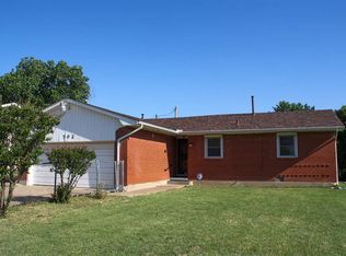 702 NW 53rd St, Lawton, OK 73505