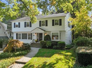454 Fairway Rd, Ridgewood, NJ 07450