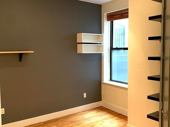 3rd image of 658 Park Pl APT 1L