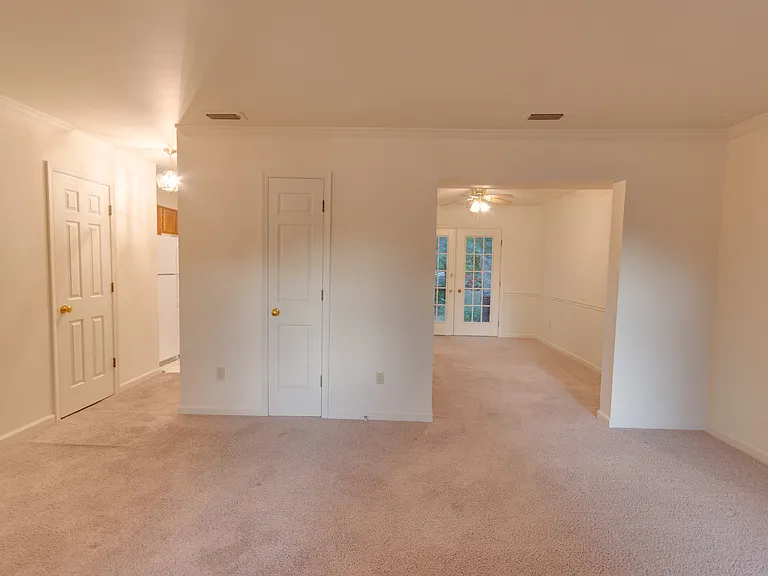 1402 Minor Ridge Ct — Photo 15