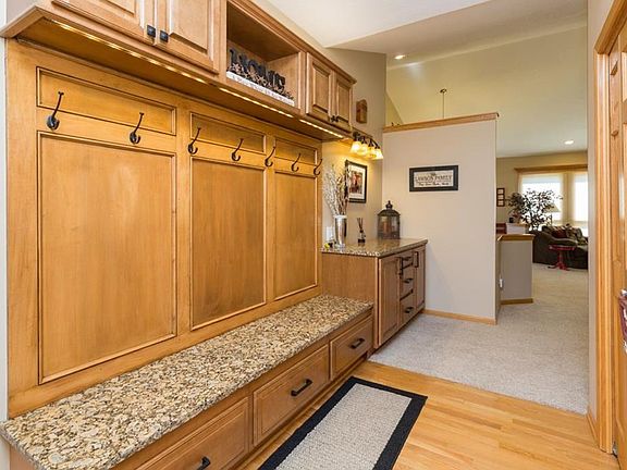 3rd image of 509 NW Crestview Ct