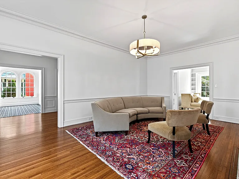 1313 College Pl — Photo 11
