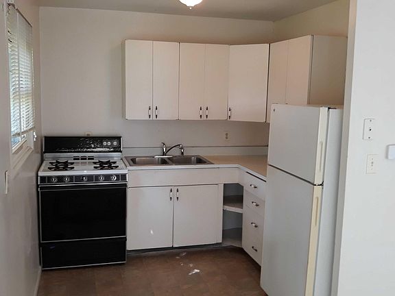 Kitchen with linoleum floors