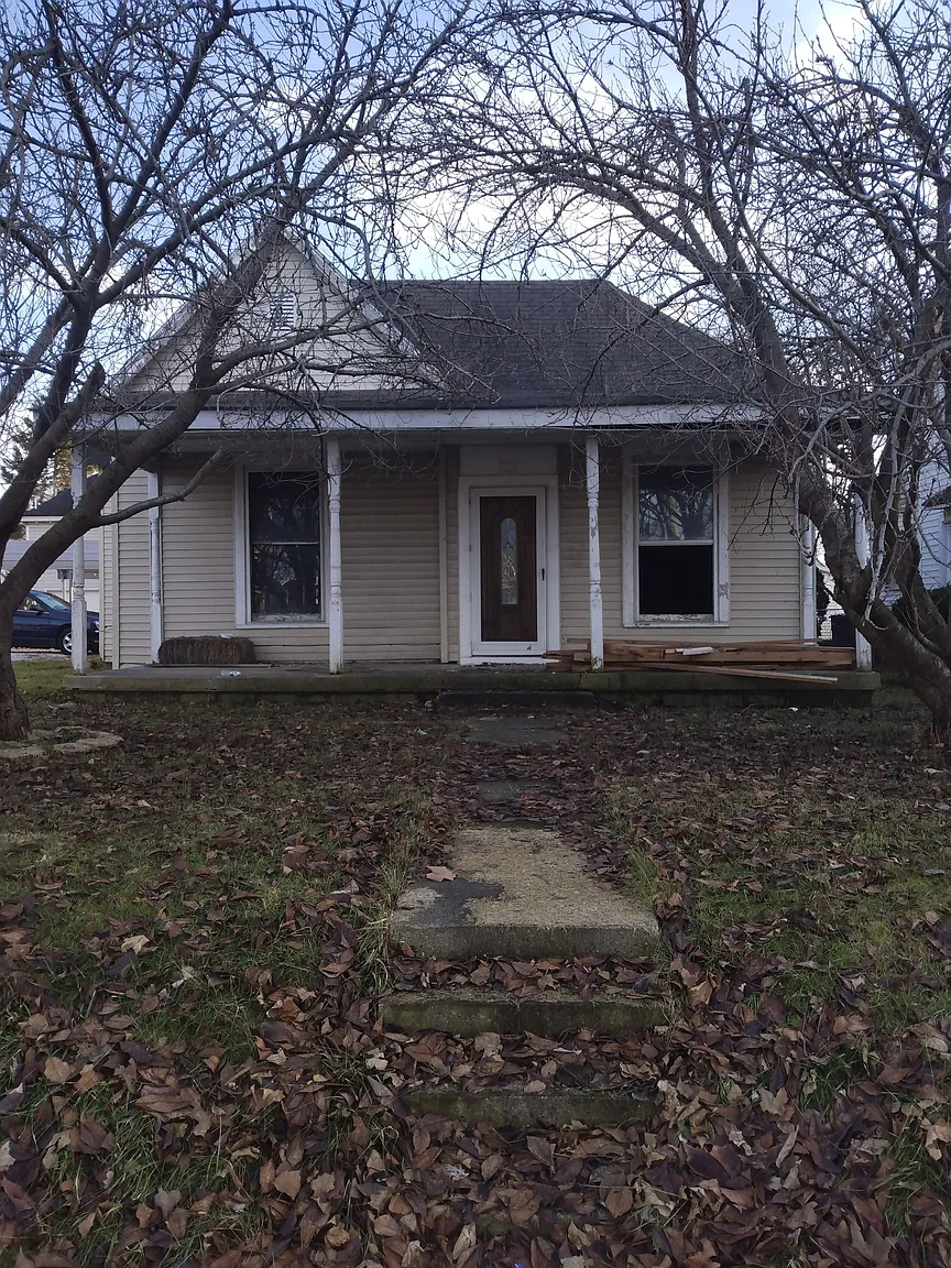2415 Main St photo 1