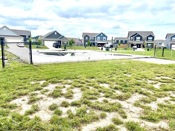 4th image of 637 N Quartz Ln
