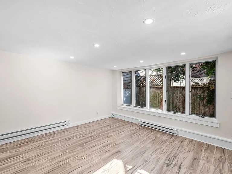 465 E 8th St #1 — Photo 9