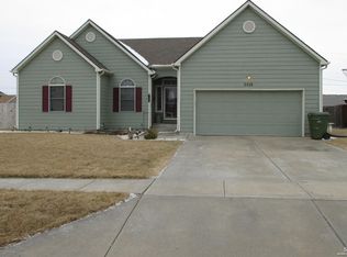 2416 Mitchell Dr, Salina, KS 67401