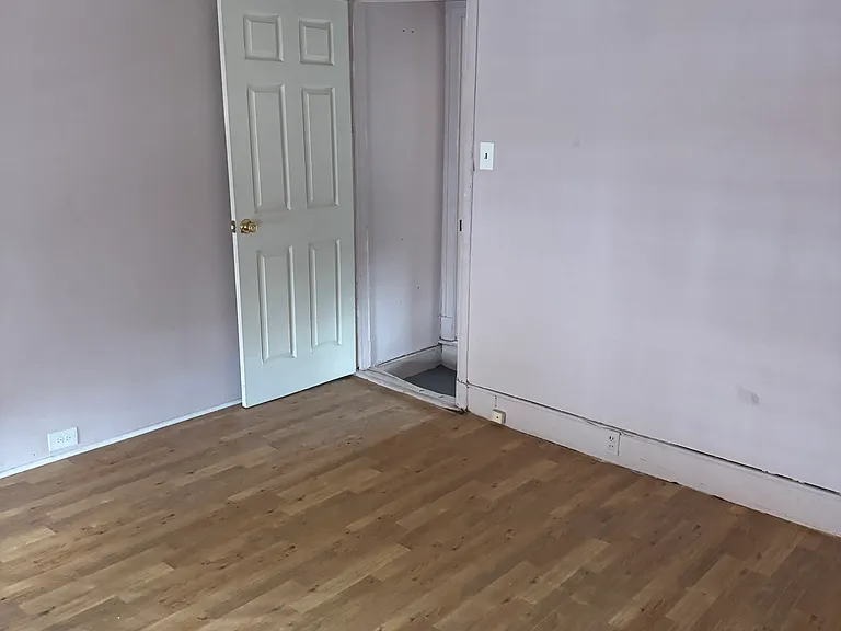 1032 Green St — Photo 8