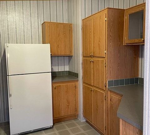 5th image of 102 Green Tree Dr