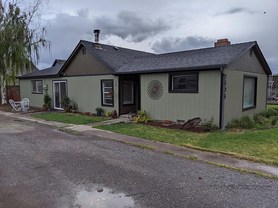 1st image of 2606 NE 3rd St