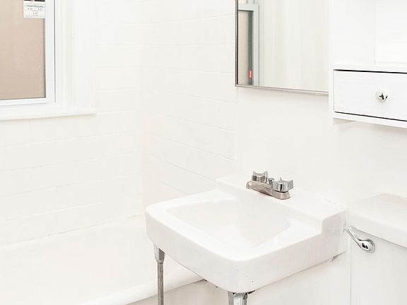 2nd image of 2131 W Giddings St #Mpjcu63e2
