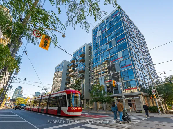 60 Bathurst St Unit 415, Toronto, ON M5V 2P4