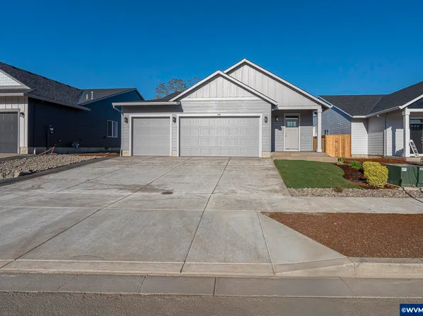 709 Tigerlily St, Silverton, OR 97381