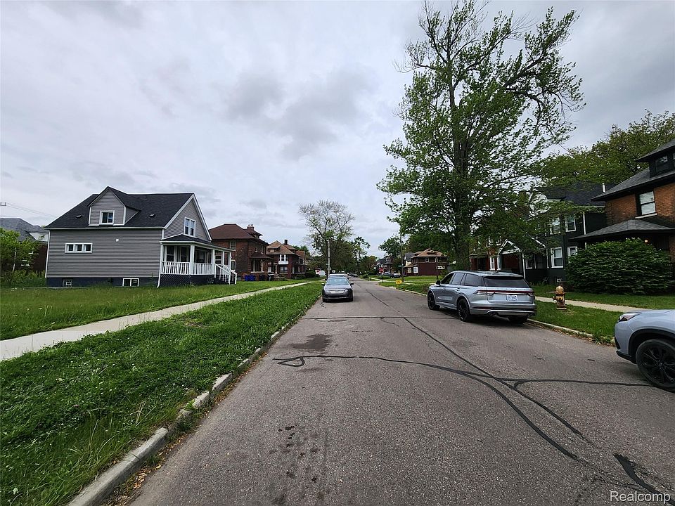2nd image of 430 Hague St