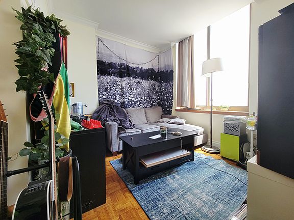 4th image of 400 E 90th St APT 5A