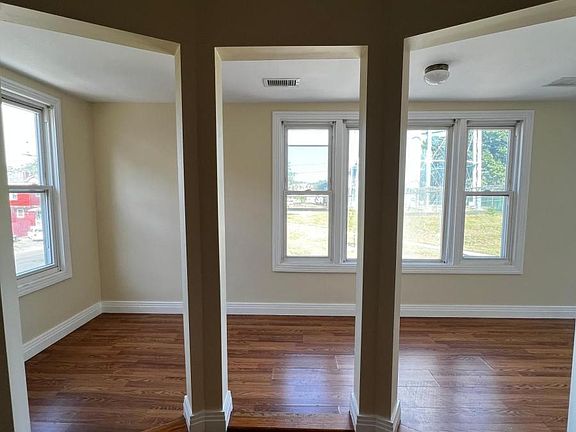 5th image of 294 Prescott St APT 2