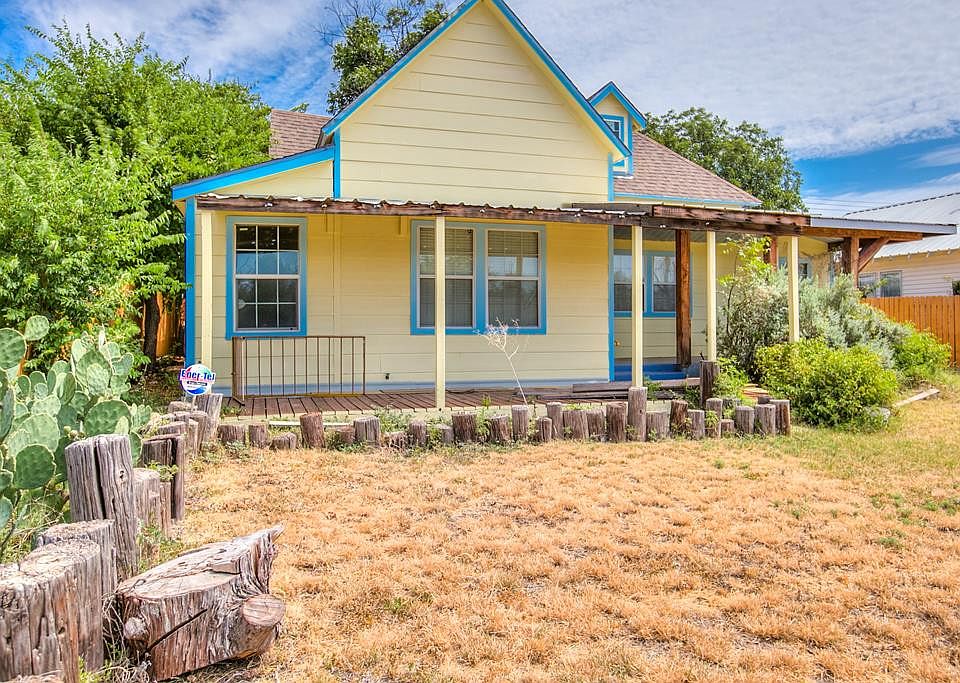 1st image of 704 N 9th St