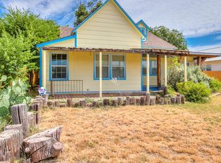 704 N 9th St, Ballinger, TX 76821