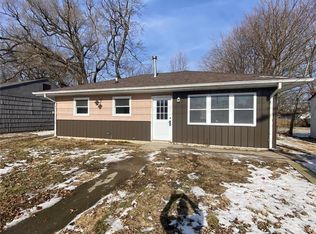 400 Stanley Ave, Mattoon, IL 61938