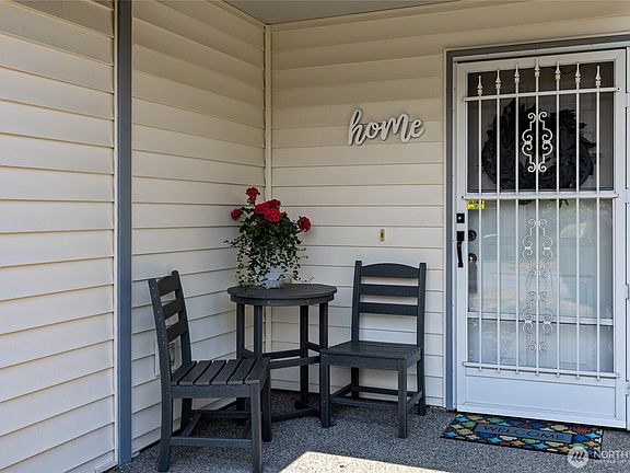 3rd image of 808 13th Street SE #E