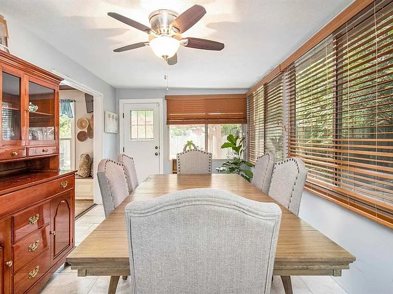 322 S Twyckenham Dr — Photo 13
