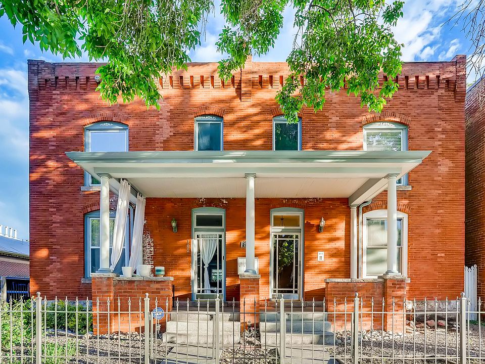 Upper level unit in 4-unit, secure building