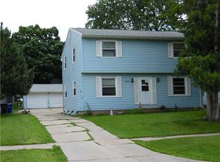 2819 B Ave NE, Cedar Rapids, IA 52402
