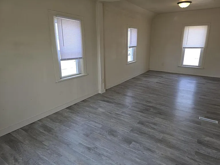 423 Draper St #1/2 — Photo 24