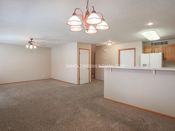 5th image of 8923 Venice Ln