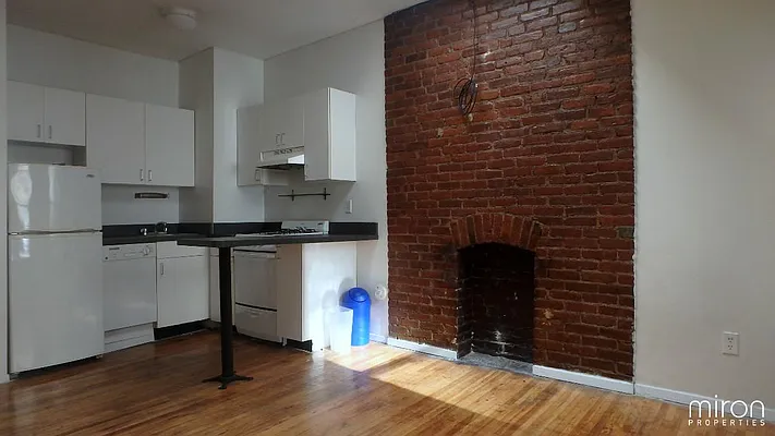 Rented by Miron Properties | media 38